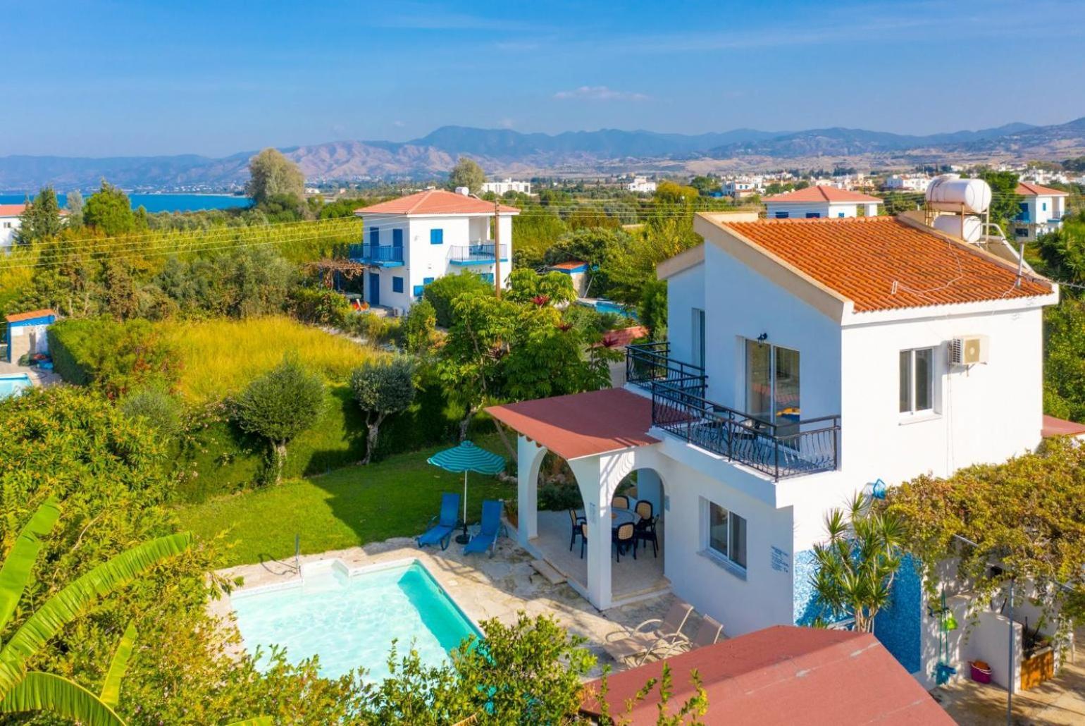 Sun Beach Villa Tria Polis Exteriér fotografie